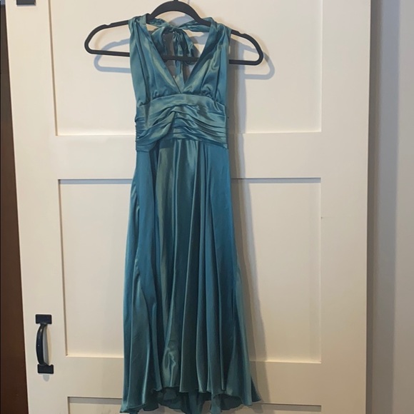 Haylie & Zoe Dresses & Skirts - Beautiful 100% Silk Dress